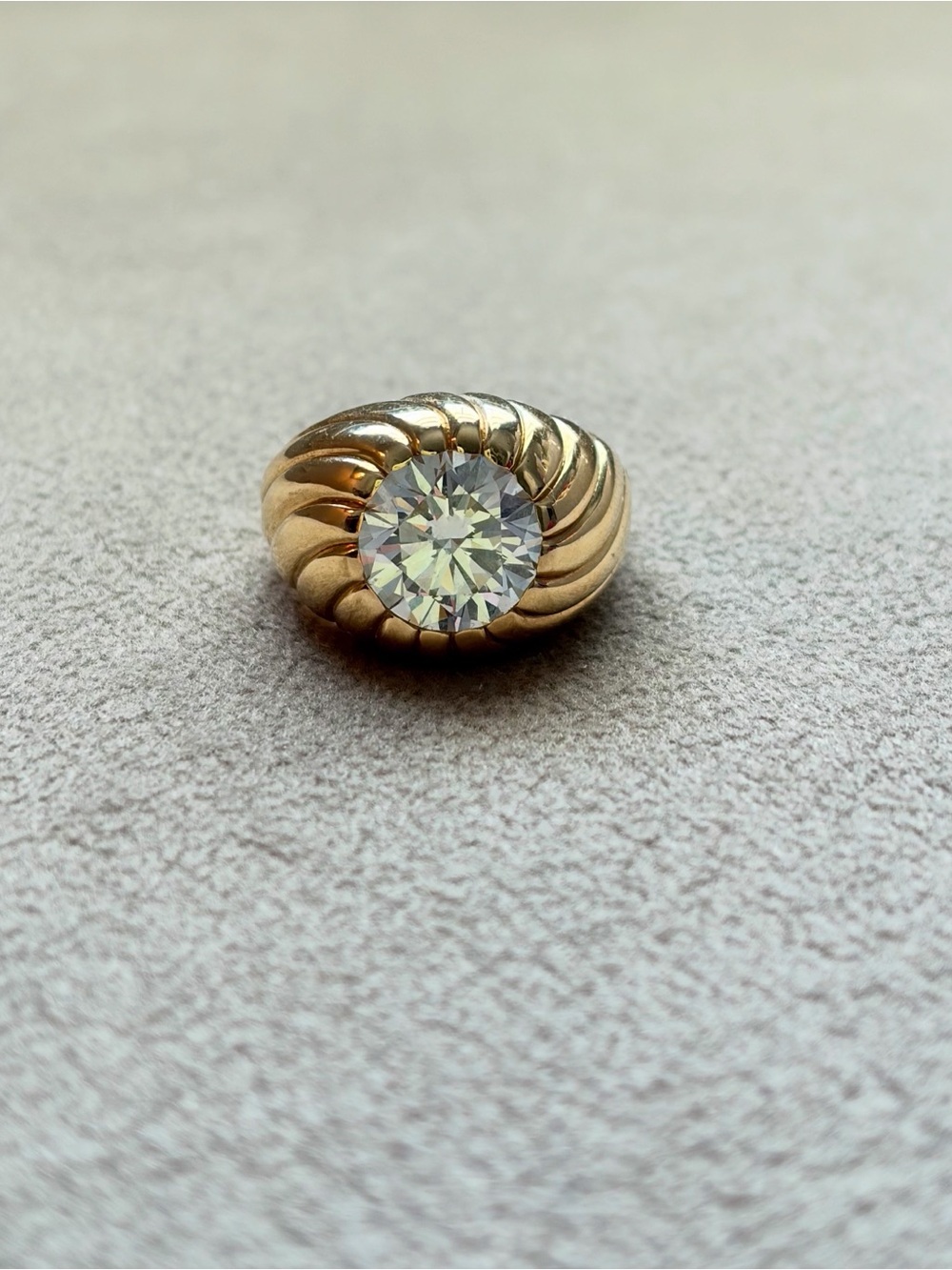 solid gold feathered solitaire ring